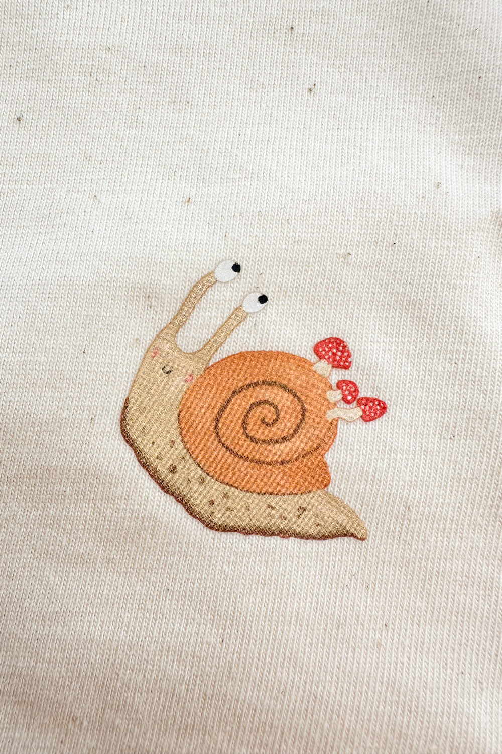 Mini March T-shirt, row of 3