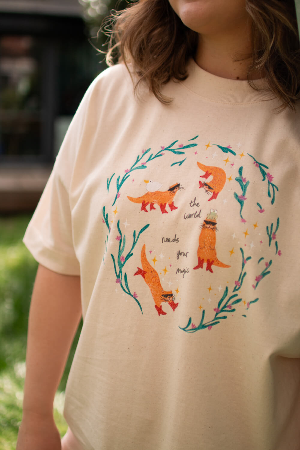 Otter magic, oversized T-shirt