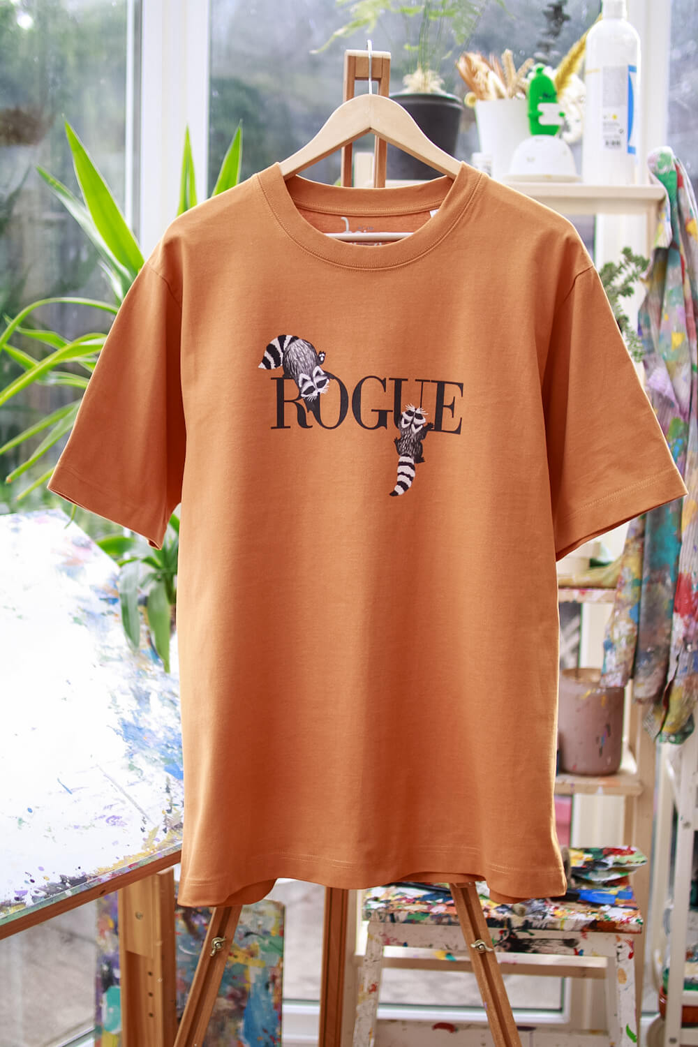 Rogue T-shirt raccoon vogue printed